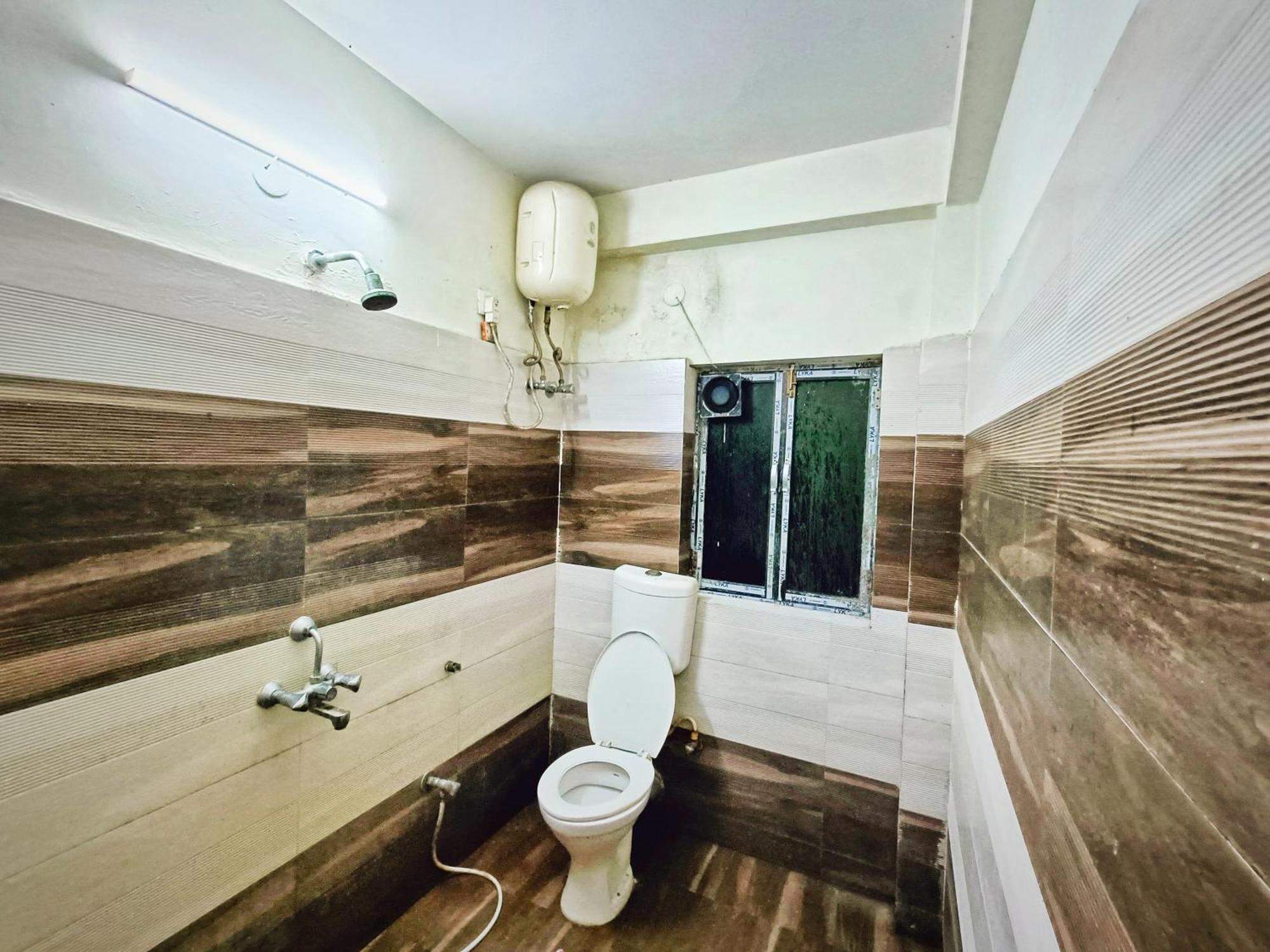 Rest Inn Hotel Newtown Road Near Tata Medical Calcutta  Esterno foto
