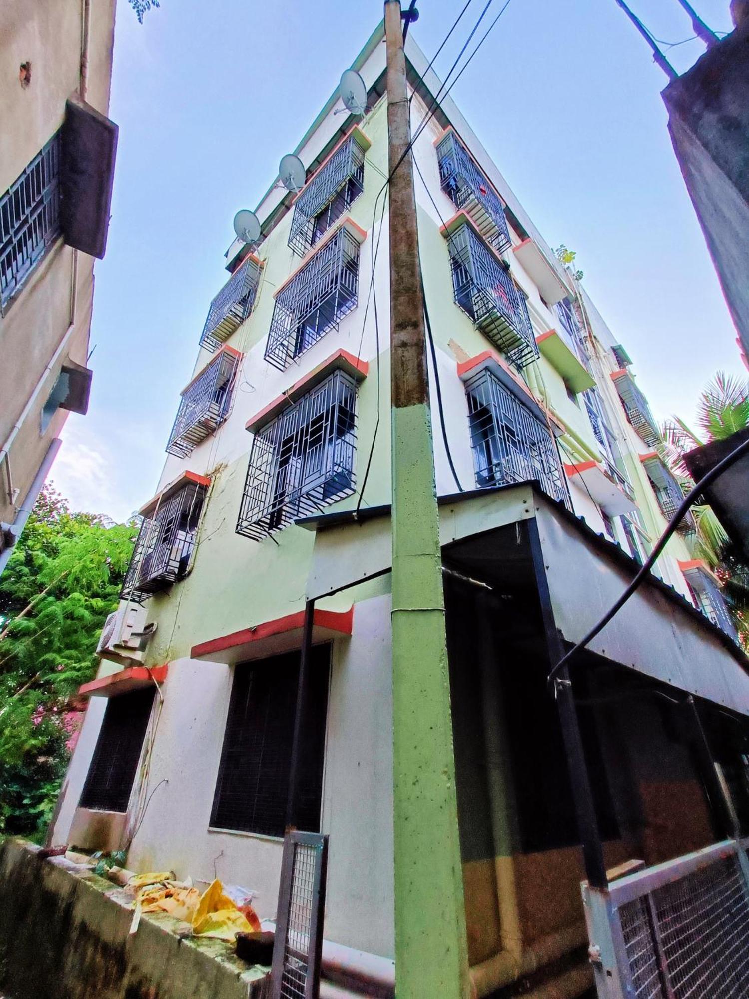 Rest Inn Hotel Newtown Road Near Tata Medical Calcutta  Esterno foto