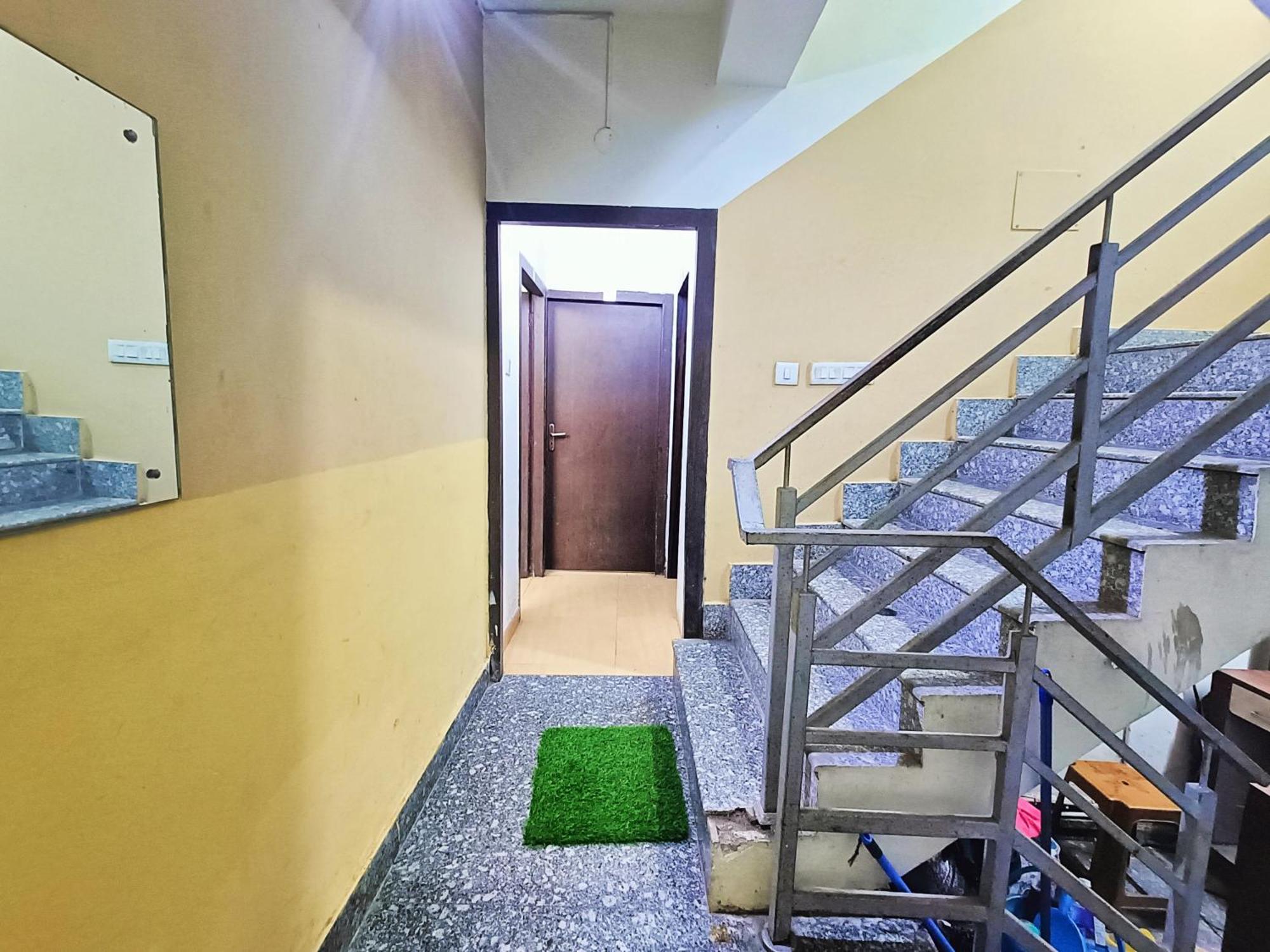 Rest Inn Hotel Newtown Road Near Tata Medical Calcutta  Esterno foto
